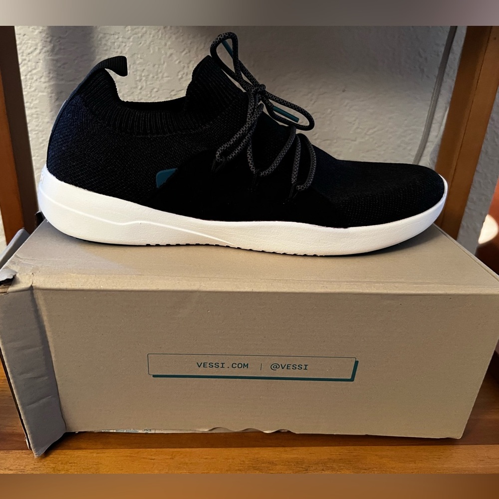 Brand New Vessi sneakers - Waterproof